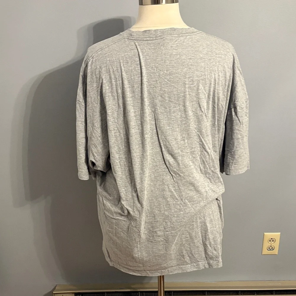 Kohl's Gray 'Kim's Antiques' Graphic Short Sleeve Tee - Gilmore Girls - Picture 5 of 5
